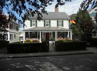 52 Ayrault St, Newport, RI 02840