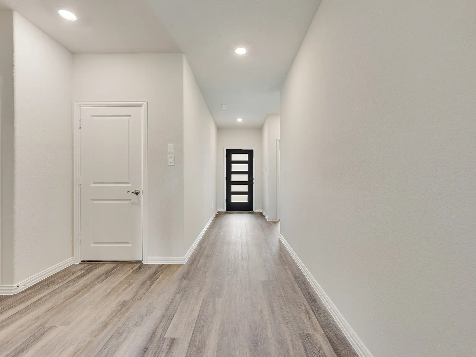 4 bed, 2059 sqft, $2,250 — Photo 4