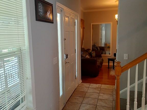 4th image of 71 Pine Burr Rd W