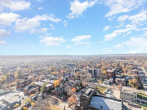 15 Queen St S Photo 1