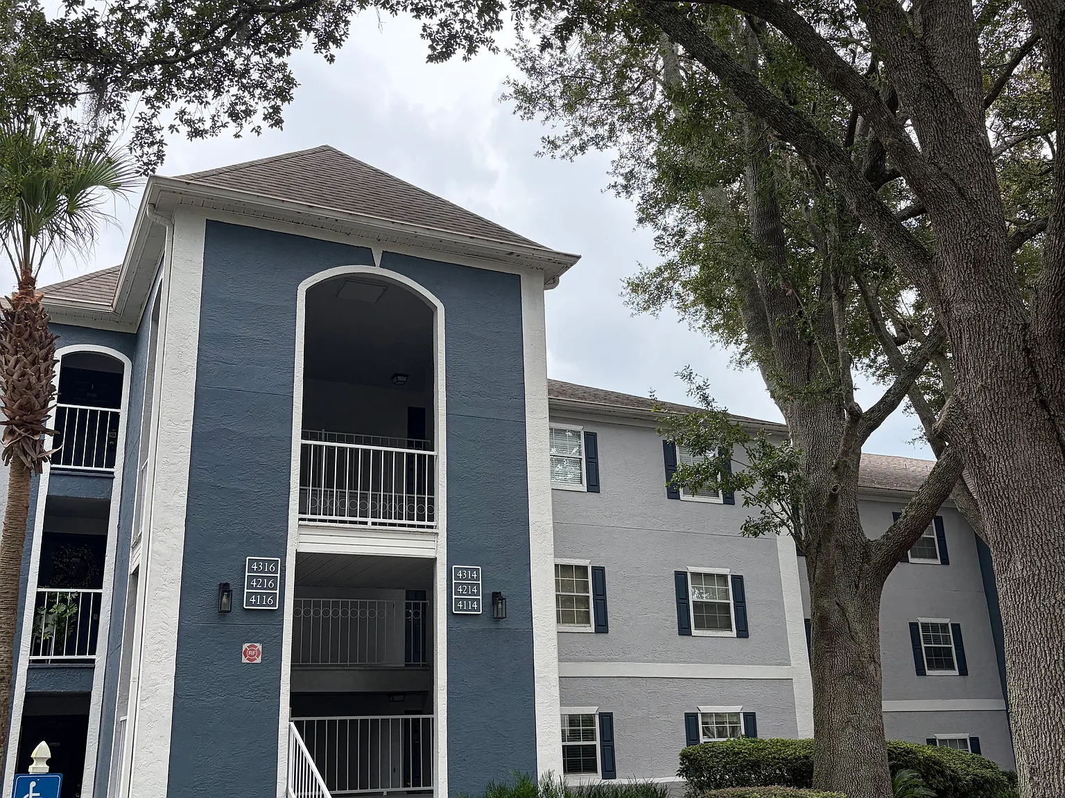 2 bed, 2.5 bath, 1365 sqft, $1,700 — Photo 1