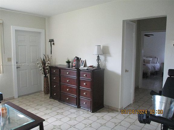 4th image of 2461 Polk St APT 9