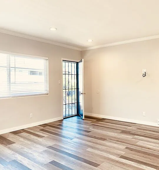 1163 N Raymond Ave #6 — Photo 8
