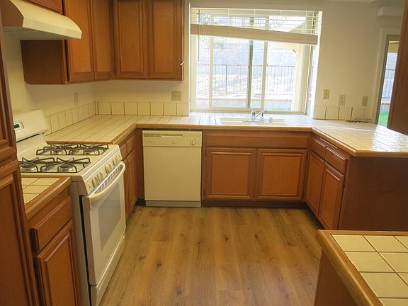 4th image of 26249 Picton St