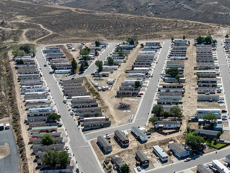 Skyline Village — Photo 21