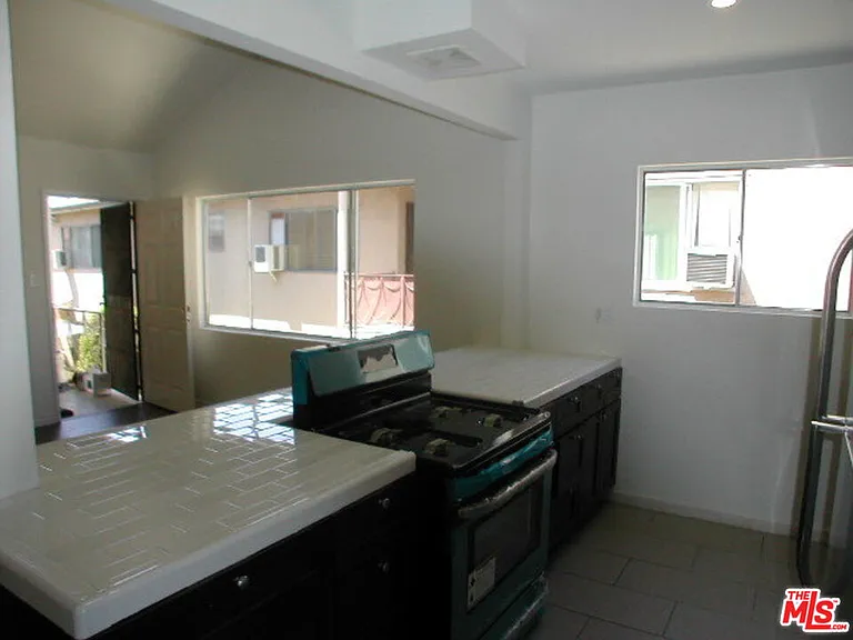 1326 S Ridgeley Dr #6 — Photo 8