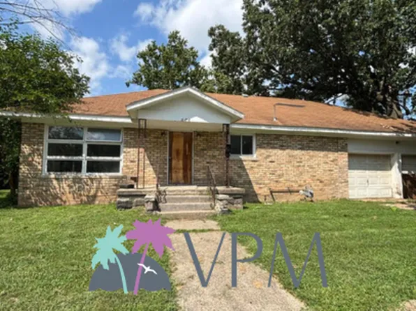 686 Stamp Dr, Elkhart, IN 46514