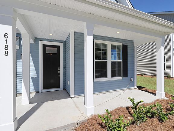 4th image of 212 Field Dr