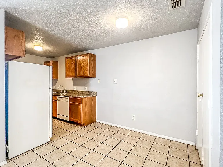 9619 Boston Ave — Photo 5