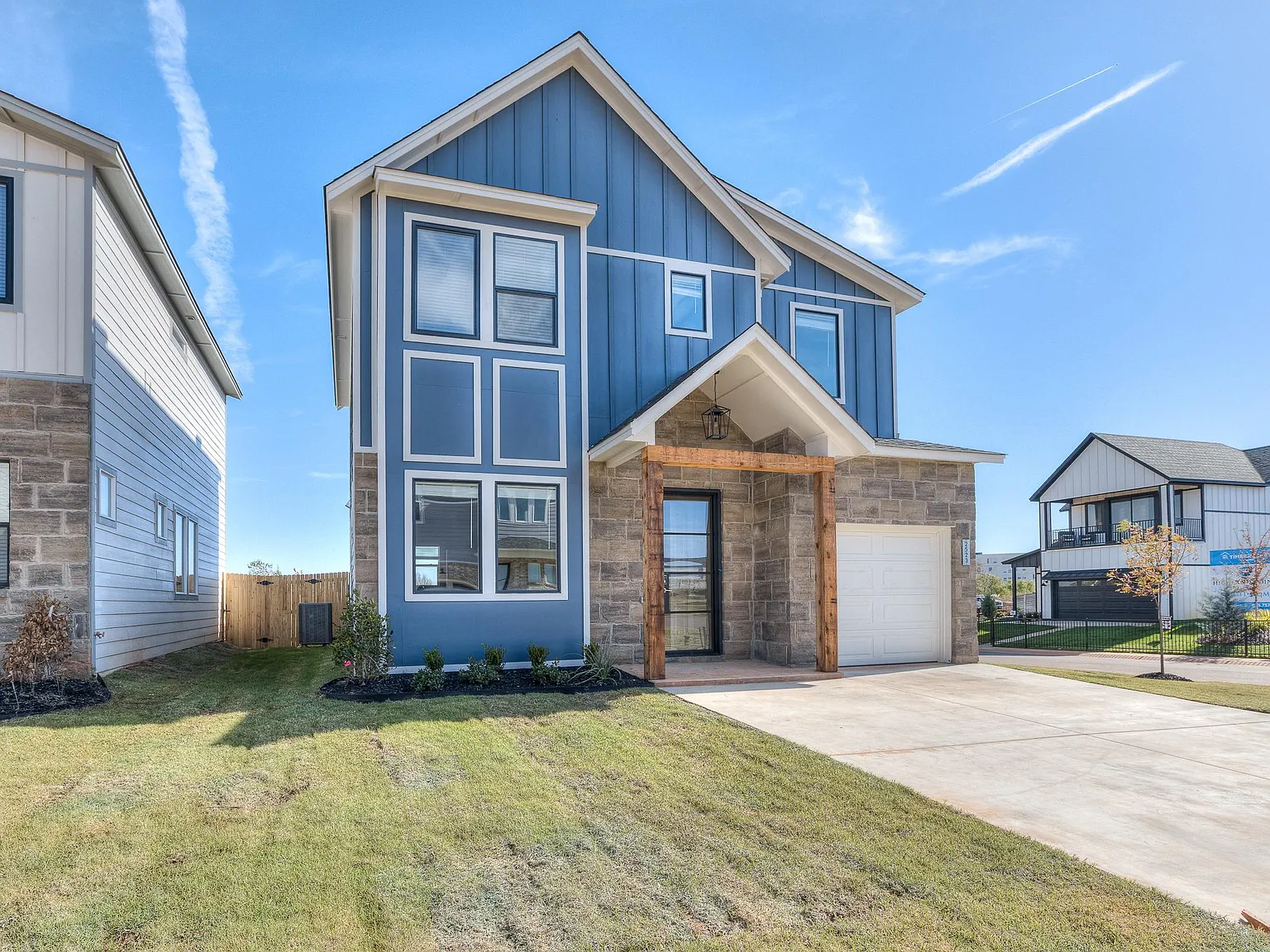 3 bed, 2.5 bath, 1328 sqft, $2,450 — Photo 3