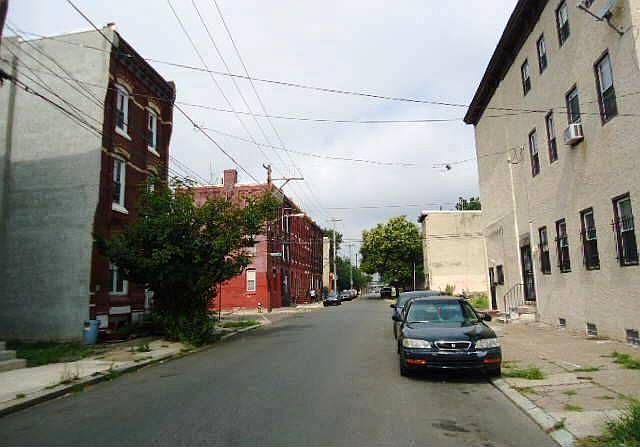 2nd image of 612 Diamond St