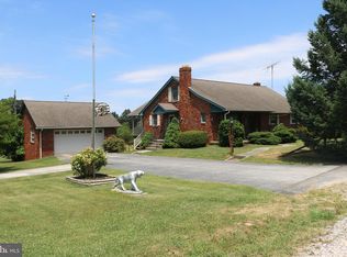 582 Blooming Grove Rd, Hanover, PA 17331