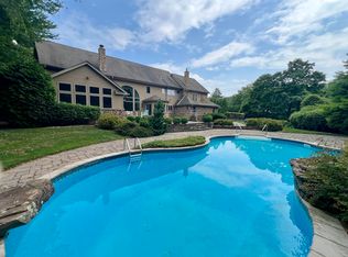 32 Topland Rd, Hartsdale, NY 10530