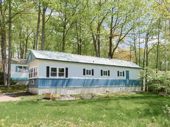 9 Sargent Place #84, Gilford, NH 03249