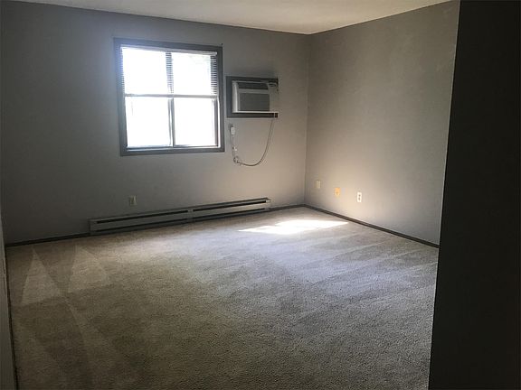 3rd image of 911 E Lincoln Ave APT 33