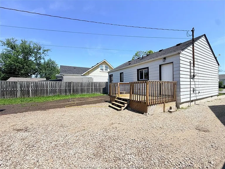 1651 Aubin Rd — Photo 15