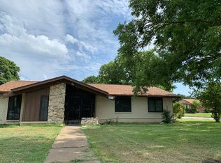 5911 Keeneland Pkwy, Dallas, TX 75211