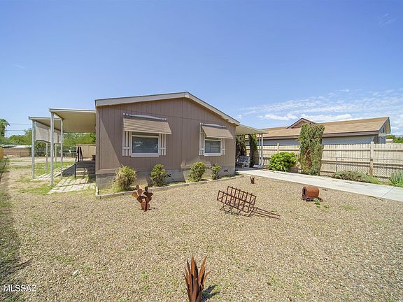 3rd image of 4041 N Palm Grove Dr