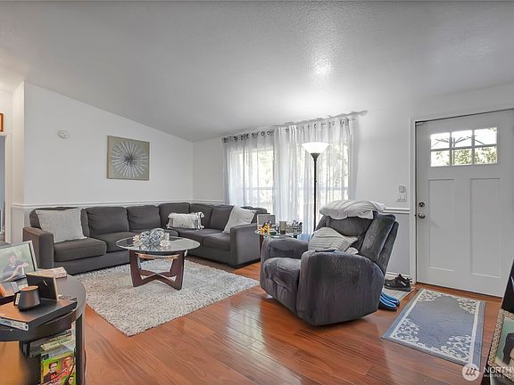 5th image of 13311 139th Avenue NW