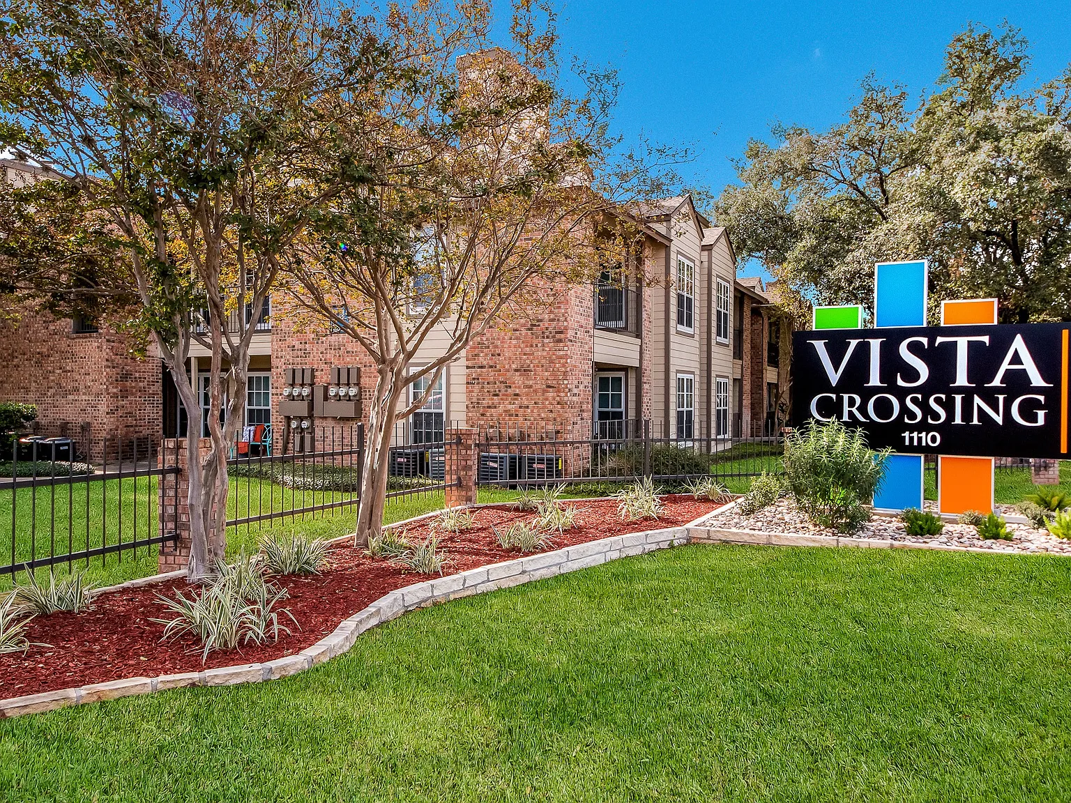 Vista Crossing — Photo 1