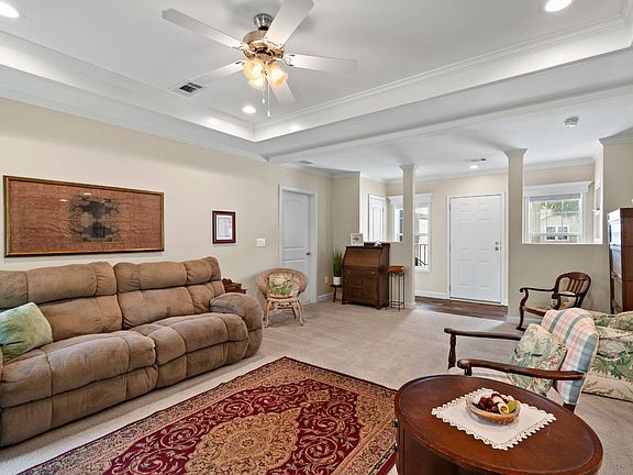 3rd image of 212 Shannon Dr