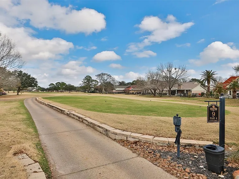 7502 Holly Court Est — Photo 41