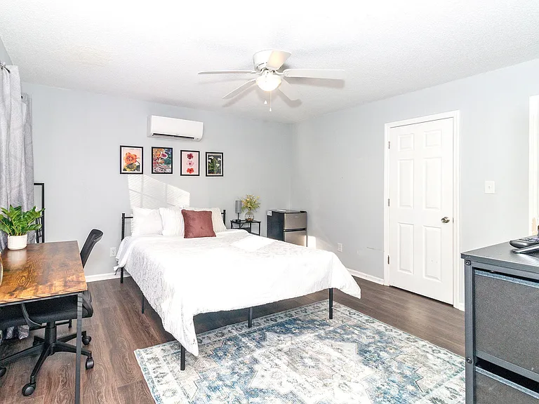 Lecline Cir NE — Photo 2