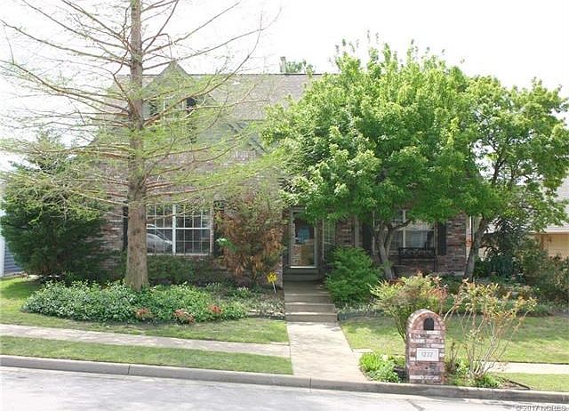 Beautiful 2 story home on a corner lot in desired Jenks school district!