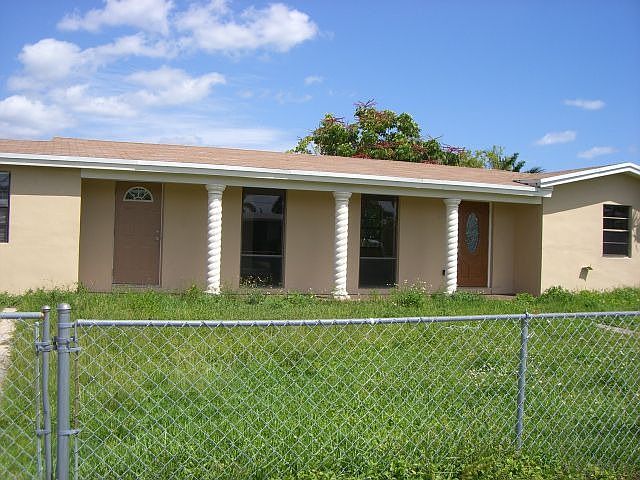 EXTERIOR FRONT