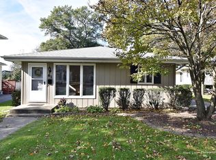 61 N 12th Ave, St Charles, IL 60174