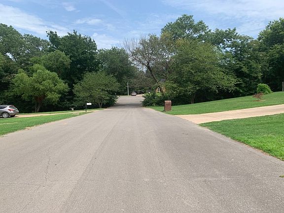 4th image of 24009 E King Ct