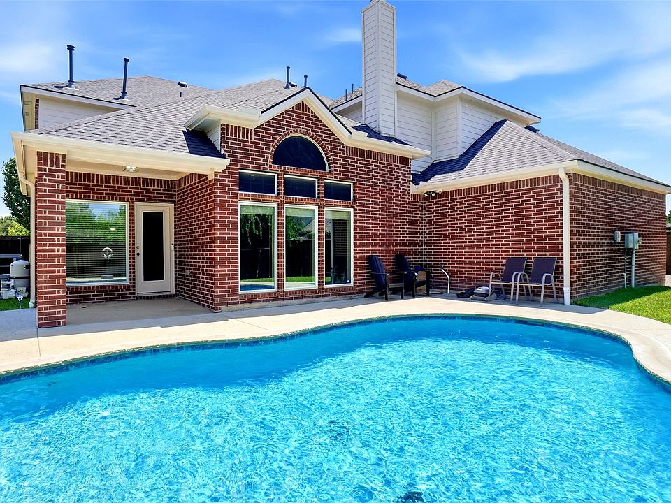 1st image of 5231 Woodfield Dr
