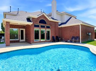5231 Woodfield Dr, Grand Prairie, TX 75052