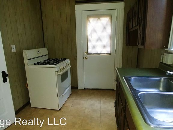 2nd image of 948 Mansion Ave #1
