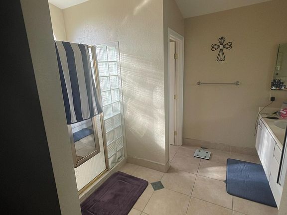 2nd image of 40235 Benwood Ct