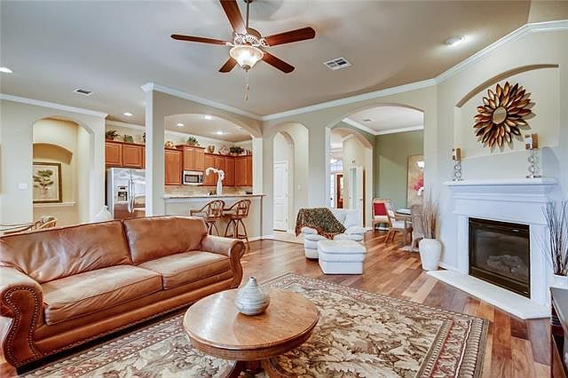 1st image of 306 Indian Springs Ct