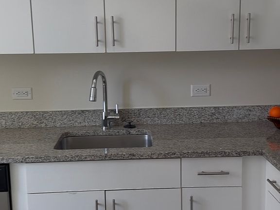 4th image of 104 Clifton Pl #805