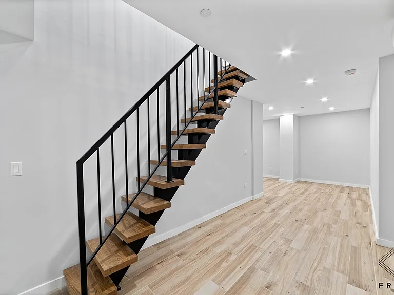 2913 Snyder Ave #1A — Photo 6