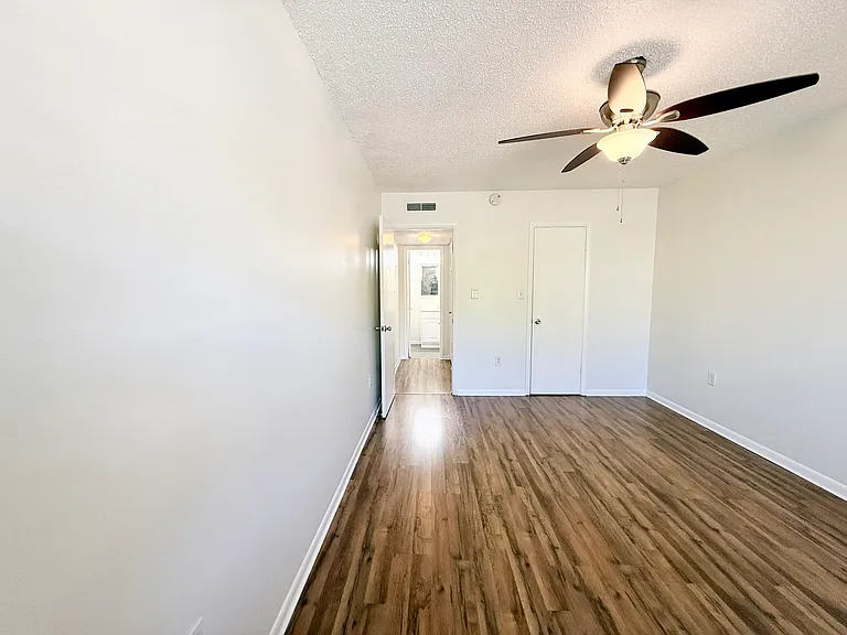 2207 S Carolina Ave — Photo 15