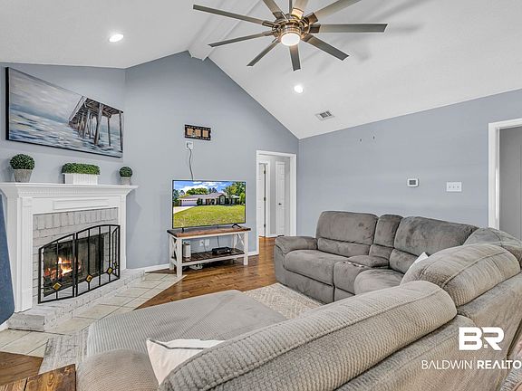 3rd image of 10565 Patrick Ave