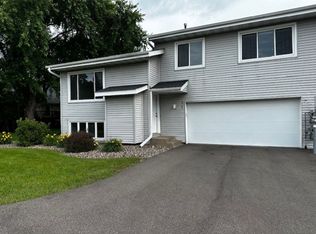 6709 Foliage Ct W, Rosemount, MN 55068