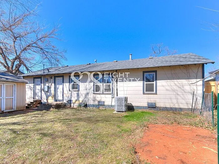 1004 Holly Dr — Photo 6
