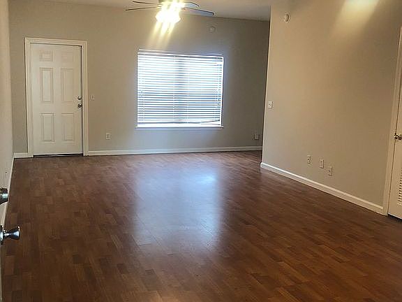 5th image of 802 Southern Creek Dr