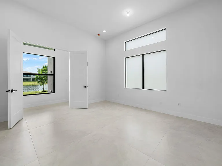 9516 Riverside Park Dr — Photo 23