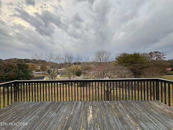 3rd image of 421 River Bend Dr