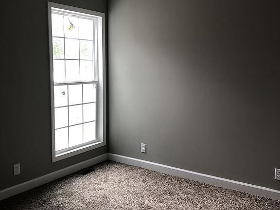 2nd image of 800 S Mountain St