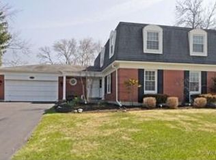 1119 W Hunting Dr, Palatine, IL 60067