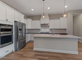 2221 Paint Horse Dr, Reno, NV 89521