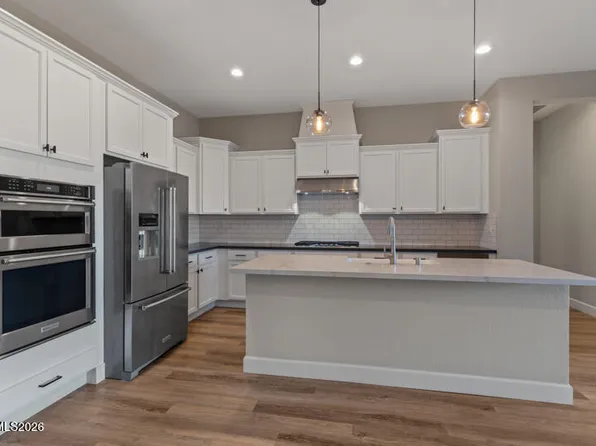 2221 Paint Horse Dr, Reno, NV 89521