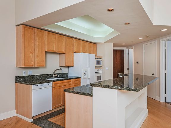 5th image of 655 India St Unit 420